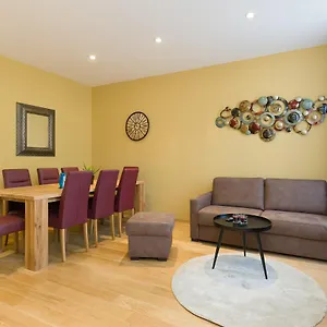 Pezzl 1170 Apartment